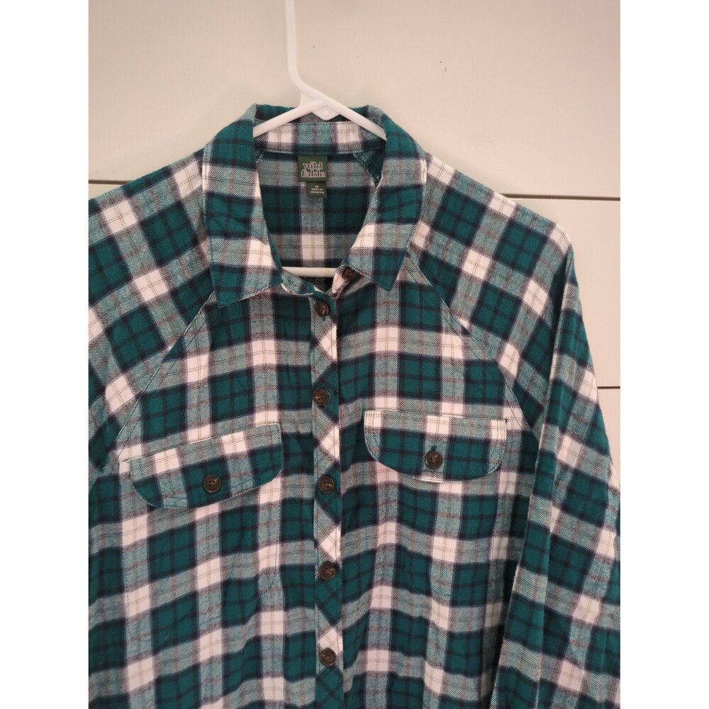 Wild Fable green plaid flannel shirt medium full winter layering boho cabin core
